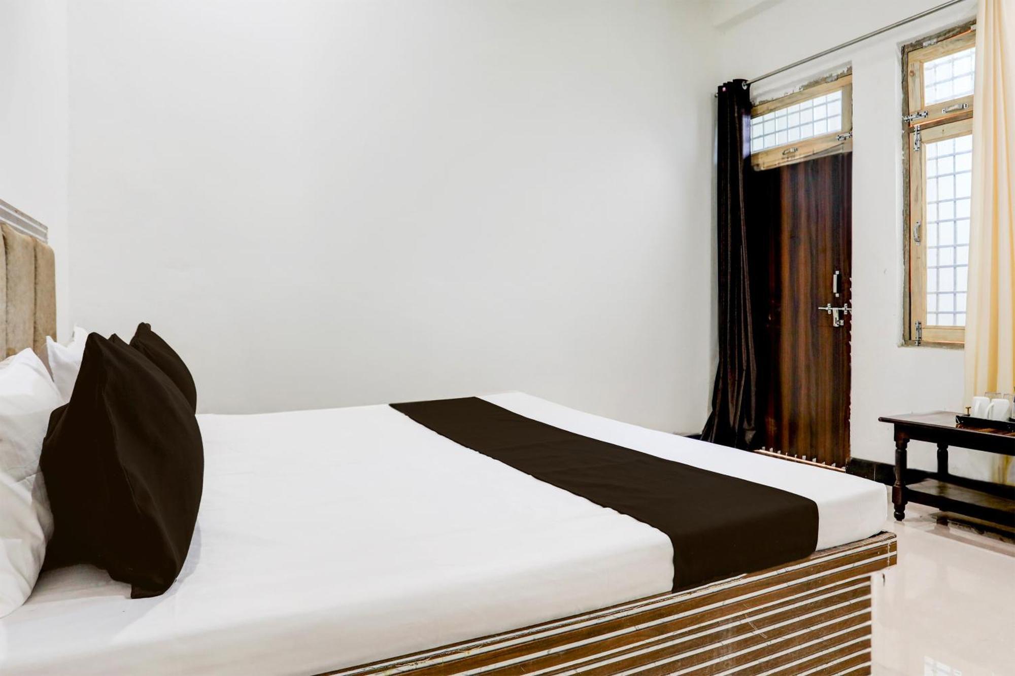 Hotel O Kanha Galaxy Brothers Group カーンプル エクステリア 写真